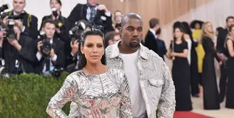 Pasangan ini bisa dibilang fenomenal. Kim Kardashian dan Kanye West menikah pada 24 May 2014. (MIKE COPPOLA / GETTY IMAGES NORTH AMERICA / AFP)