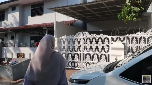 Rumah Ibunda Zaskia Sungkar