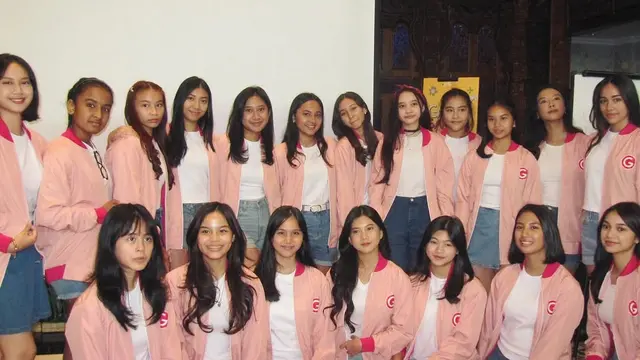 6 Potret Sydney Azkassya Bareng Finalis GADIS Sampul 2024, Jadi Momen Tak Terlupakan