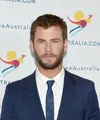Aktor asal Australia, Chris Hemsworth tengah merasakan momen kebahagiaan dimana kedua hatinya merayakan hari ulang tahun. (AFP/Bintang.com)