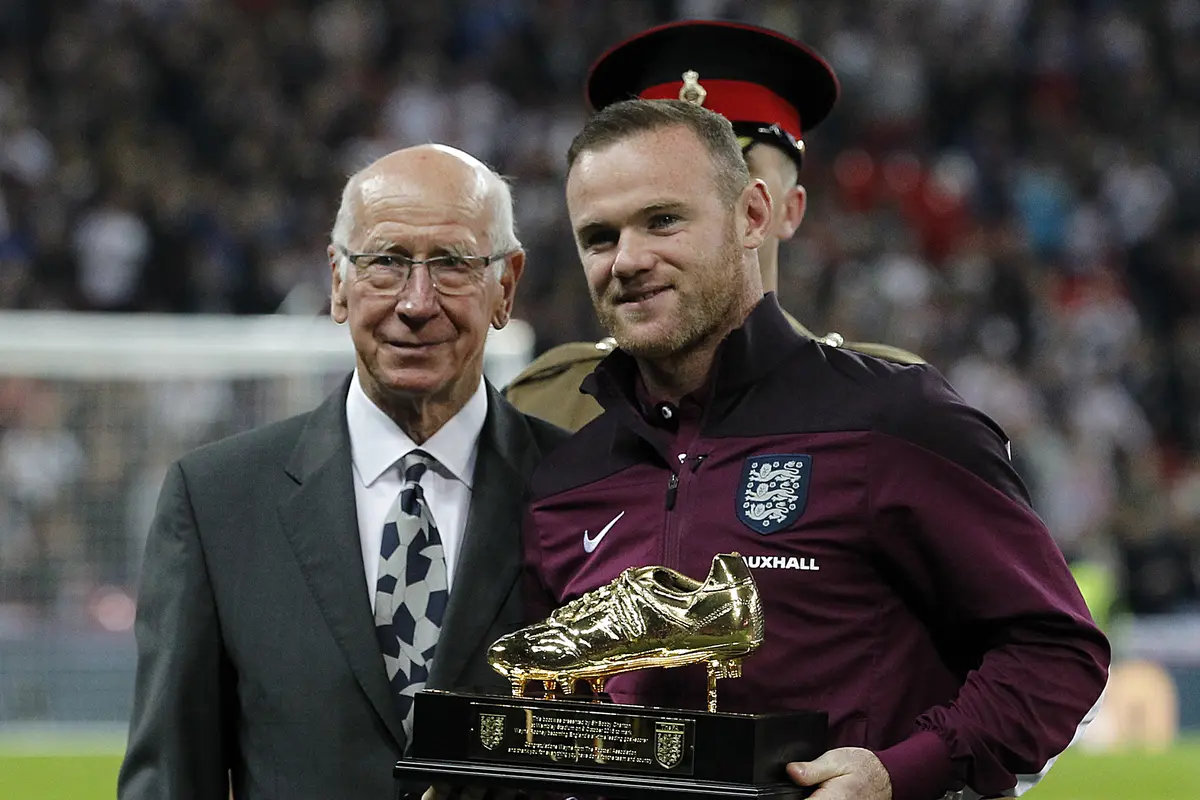 Sepatu Emas Bersejarah untuk Wayne Rooney (blm)