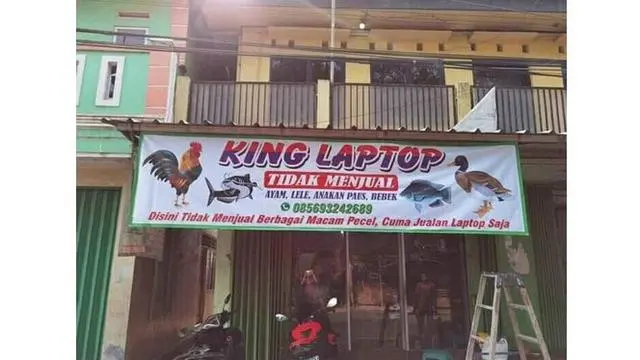 6 Spanduk Jualan Enggak Matching Ini Bikin Pembeli Bingung