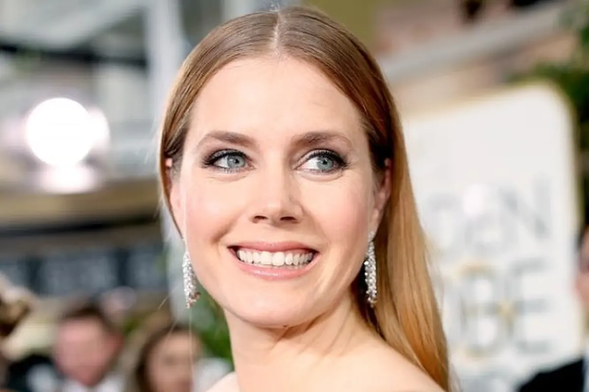 Tren no makeup makeup di Golden Globe 2017.