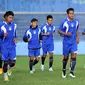 I Gede Sukadana dan Hendro Siswanto berlatih bersama pemain Arema Cronus lainnya di Stadion Gajayana, Malang. (Liputan6.com/Rana Adwa)