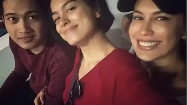 6 Potret Kedekatan Sophia Latjuba dan Menantu yang Kompak, Ajak Pilates Bareng