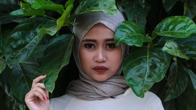 karakter perempuan berhijab