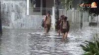 Hujan Guyur Jakarta, Rumah Warga di Pondok Labu Terendam Banjir