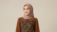 10 Inspirasi Model Gamis Batik Terkini 2025 untuk Muslimah Modern, Makin Stylish dan Trendy
