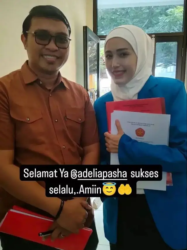 Tetap Prioritaskan Pendirikan, Ini 6 Momen Adelia Pasha Jalani Sidang Skripsi