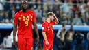 Pemain Belgia, Dries Mertens terlihat kecewa setelah kalah dari Prancis pada babak semifinal Piala Dunia 2018 di Stadion St. Petersburg, Selasa (10/7). Upaya Belgia tampil di final dipastikan berakhir usai takluk 0-1 dari Prancis. (AP/David Vincent)