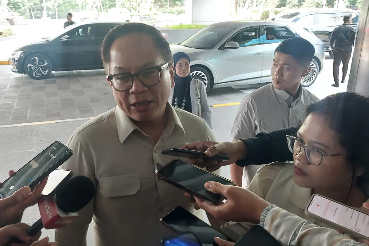 Wakil Menteri Badan Usaha Milik Negara (BUMN), Kartika Wirjoatmodjo menjelaskan mengenai konsolidasi BUMN Karya. (Arief/Liputan6.com)
