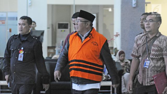 Kompak Terjaring OTT, Begini Ekspresi Bapak dan Anak Usai Diperiksa KPK