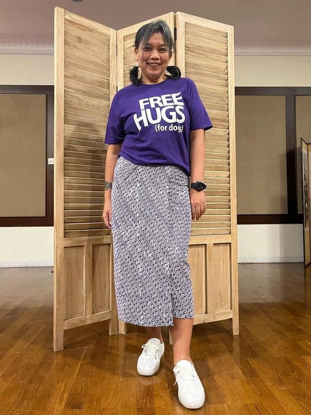 [Fimela] 6 Potret Tika Panggabean yang Tetap Fit di Usia Kepala 5