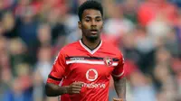 Bek 18 Tahun Picu Perang MU dan Liverpool 