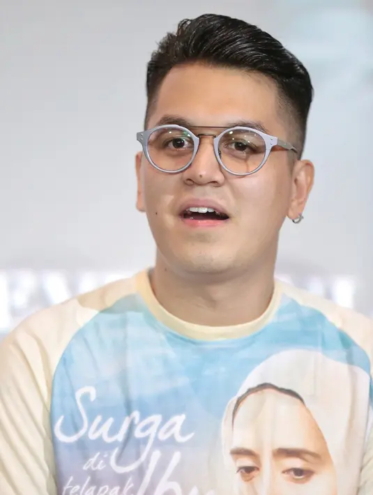 Banyaknya kesulitan yang dirasakan, bukan berarti membuatnya kapok. Kevin bahkan mengaku senang dengan perannya sebagai orang keterbelakangan. Masih banyak keinginan yang belum terwujud. (Adrian Putra/Bintang.com)