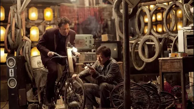 Adegan film Skiptrace yang tayang di Bioskop Trans TV