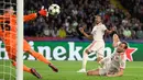 Tertinggal satu gol, Bayern Munchen bangkit. Pada menit ke-18, Harry Kane berhasil mencetak gol penyeimbang. (Josep LAGO/AFP)