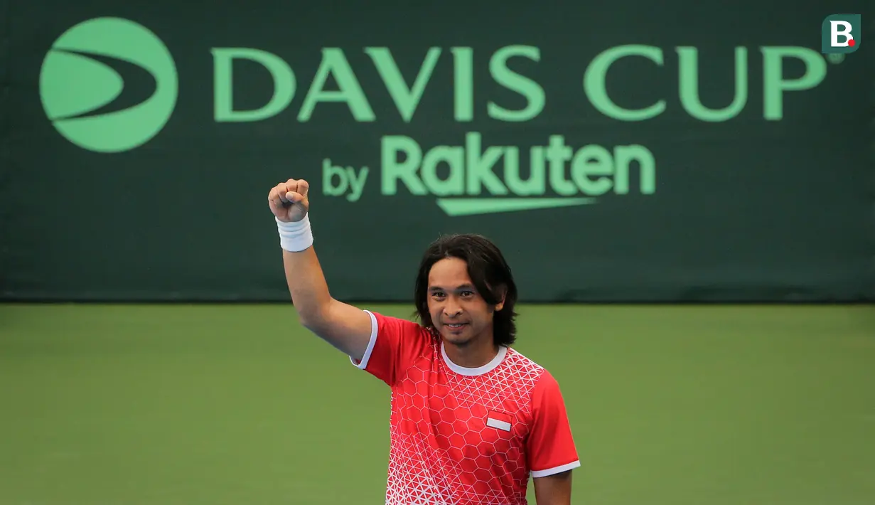 Petenis Indonesia, Christoper Rungkat berhasil memberikan keunggulan 2-0 atas Venezuela pada Playoff Grup II Davis Cup 2022 di Stadion Tenis GBK, Senayan, Jakarta, Jumat (4/3/2022). (Bola.com/Bagaskara Lazuardi)