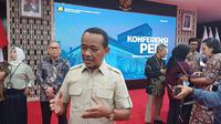 Menteri Energi dan Sumber Daya Mineral (ESDM) Bahlil Lahadalia target bisa mencapai program biodiesel 50 persen, atau B50 pada 2026 mendatang. Sehingga negara tak lagi perlu melakukan impor BBM jenis Solar pada tahun tersebut.