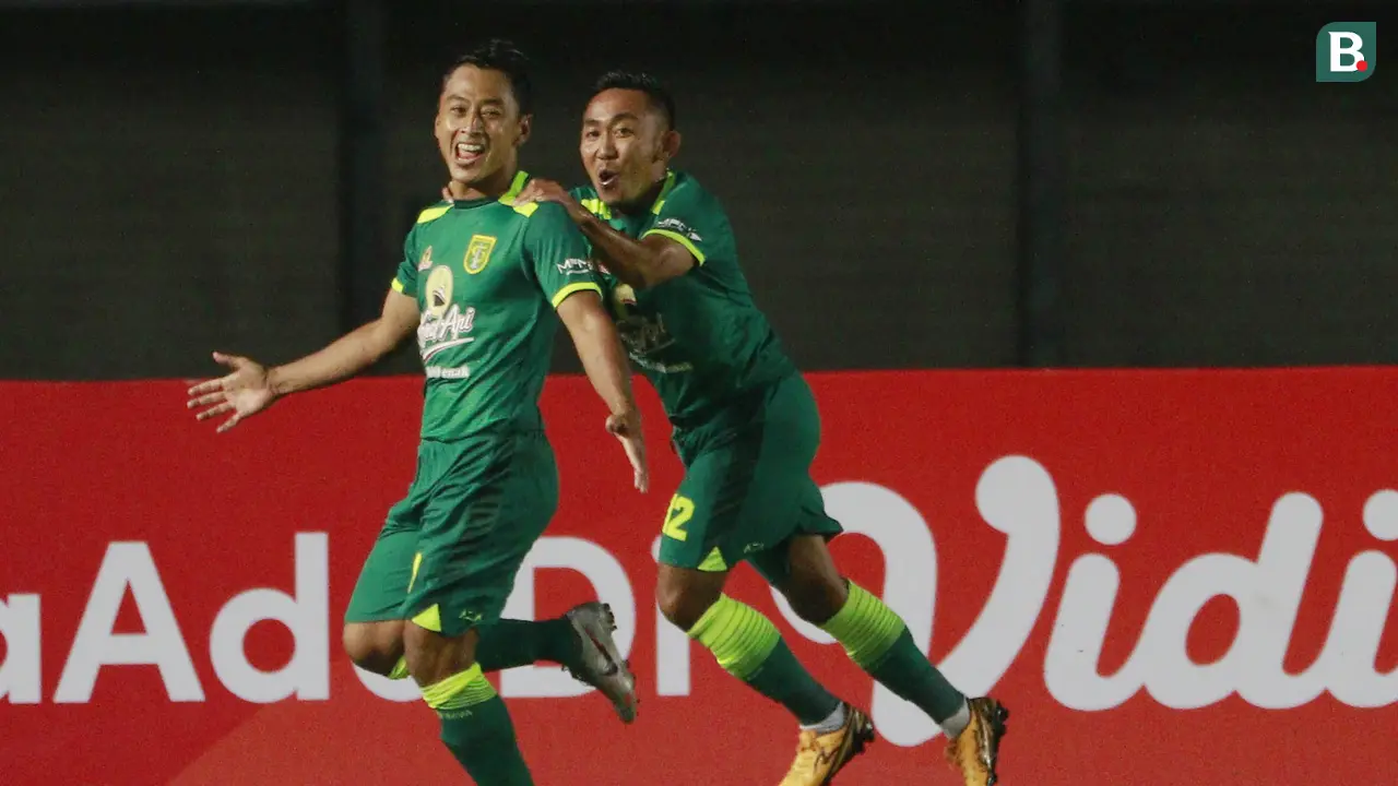 FOTO: 3 Gol Penalti Warnai Kemenangan Persebaya atas Persik 2-1 dalam Laga Grup C Piala Menpora 2021 - Samsul Arif; Rendi Irwan