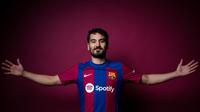 Ilkay Gundogan sudah resmi diperkenalkan Barcelona di Ciudad de Sportiva Joan Gamper. Kini, dia siap tempur bersama para pemain muda di Barca (tiwtter/FC Barcelona)