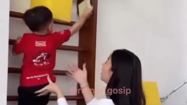Nikita Willy Datangkan Pelatih Profesional untuk Ajari Issa Manjat, Netizen Gemuruh. (instagram/rumpi_gosip)