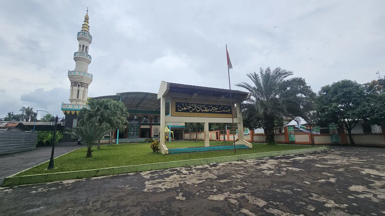 Masjid Ibadurrahman menjadi salah satu lokasi masjid di wilayah Sawangan, Depok (Liputan6.com/Dicky Agung Prihanto)