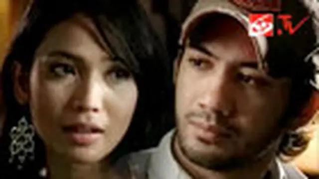 Kinaryosih Jadi Waitress Klub Malam