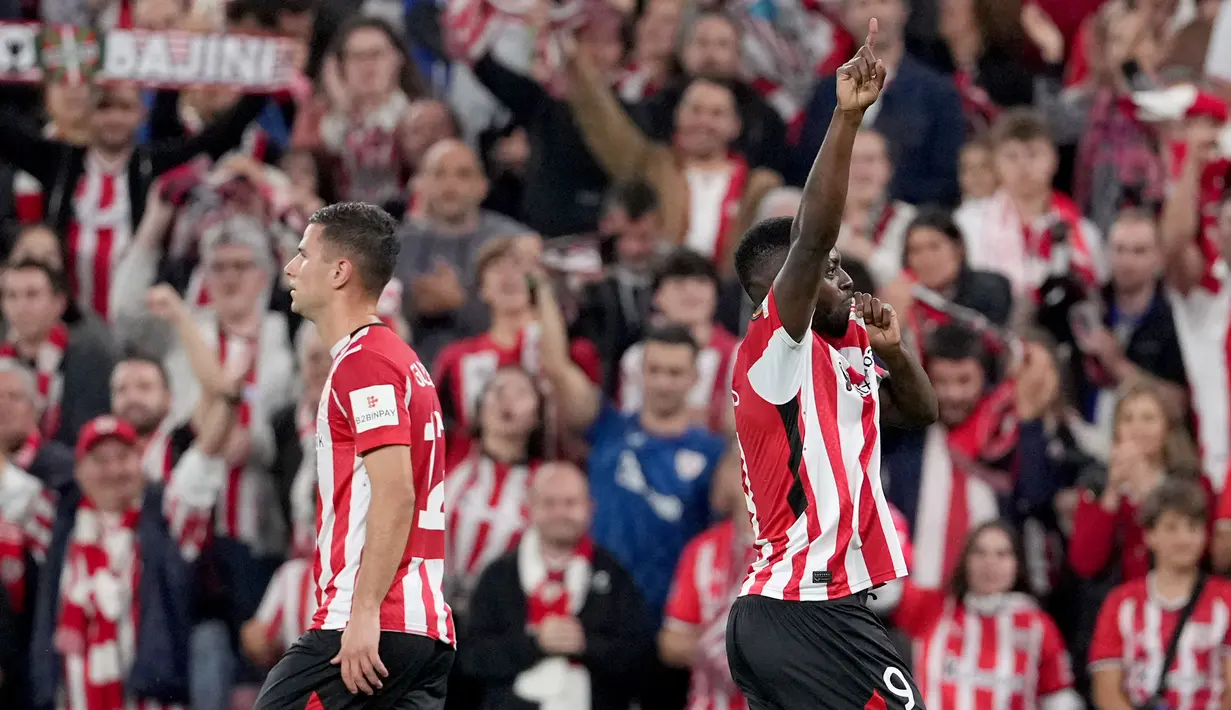 Di babak kedua, pada menit ke-72, Inaki Williams (kanan) memecah kebuntuan dengan mencetak gol keunggulan untuk Athletic Bilbao. (Cesar Manso/AFP)