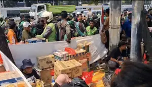 Rabu Malam, Massa Mulai Padati DPR dan Bikin Posko