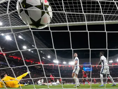 Gawang Inter Milan akhirnya jebol di Liga Champions. Tembok kukuh itu akhirnya runtuh oleh Bayer Leverkusen dalam matchday 6, Rabu dini hari WIB (11/12/2024). (AP Photo/Martin Meissner)