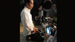 Jokowi membeberkan salah satu poin yang dibicarakan, yakni pemilihan paket pimpinan DPR, Jakarta, Rabu (1/10/2014) (Liputan6.com/Herman Zakharia)