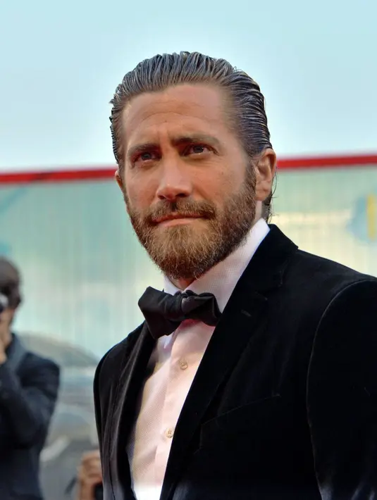 Sayangnya, seorang sumber yang dekat dengan Jake mengatakan bahwa berita mengenai bunga tersebut tidak benar kepada Gossip Cop. (Bintang/EPA)