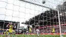 Hal tersebut didapatkan Spurs setelah menang 2-1 di kandang Aston Villa dalam laga pekan ke-35 Liga Inggris di Villa Park, Birmingham, Inggris, Minggu (03/05/2026) waktu setempat. (AFP/Adrian Dennis)