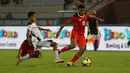 <p>Ricky Kambuaya dkk yang berambisi menyapu bersih 3 laga sisa usai kalah 0-3 dari tuan rumah Vietnam justru tertekan oleh Timor Leste di sepuluh menit awal. (Bola.com/Ikhwan Yanuar)</p>