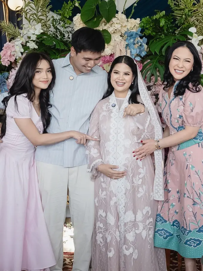 Fuji An saat Gender Reveal dan Tujuh Bulanan Kakaknya. [@clinovic_photography]