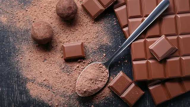 Memiliki Jerawat Hormon? Hindari Mengonsumsi Makanan Ini!