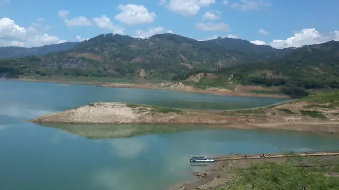 Bintang 5: Bendungan Terbesar, Peraturan Unik, Burung Cendrawasih