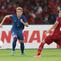 Pemain terbaik. Gelar pemain terbaik Piala AFF 2022 jatuh kepada kapten Timnas Thailand, Theerathon Bunmathan. Bek kiri berusia 32 tahun yang kini bermain bersama Buriram United ini mmapu membawa Tim Gajah Perang menjuarai Piala AFF 2022 dan menjadi pencetak satu-satunya gol kemenangan ke gawang Vietnam pada laga final leg kedua yng memastikan kemenangan dengan agregat 3-2. Selain itu, Theerathon Bunmathan juga berkontribusi besar dalam total 19 gol Timnas Thailand dengan menyumbang 6 assist di antaranya. (Bola.com/Bagaskara Lazuardi)