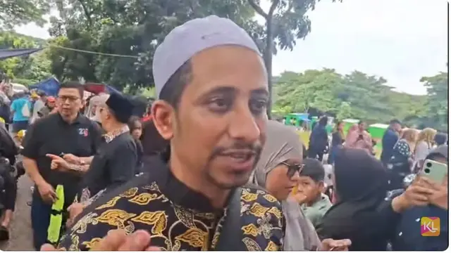 9 Momen Artis Hadiri Pemakaman Vidi Aldiano di TPU Tanah Kusir