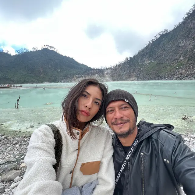 Genap 9 Tahun Menikah, Ini 7 Potret Mesra Eno Netral dan Nadila Ernesta