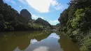 Pemandangan Xianrenya atau Tebing Abadi di objek wisata Gunung Maiji, Tianshui, Provinsi Gansu, China, Selasa (7/7/2020). (Xinhua/Ma Xiping)