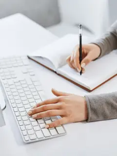 Ilustrasi Membuat CV Credit: pexels.com/pixabay