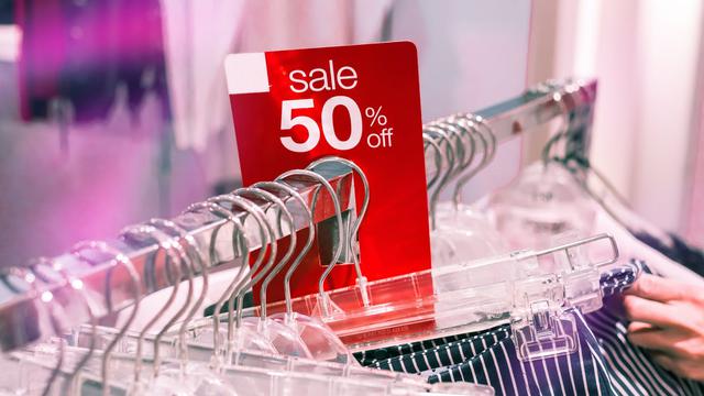 Efek Permintaan Konsumen yang Rendah hingga Kesenjangan antara Lapangan Kerja dan Tenaga Kerja