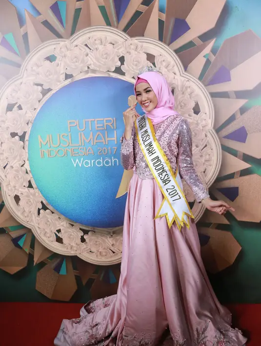 Saat mengikuti ajang kecantikan Puteri Muslimah ini Syifa memang tak menargetkan untuk menjadi pemenang. Ia pun terkejut ketika namanya diumumkan sebagai pemenang, pasalnya ia juga mengagumi peserta lainnya. (Adrian Putra/Bintang.com)
