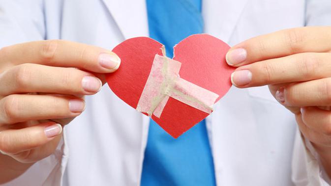 Kalimat Patah Hati - Patah Hati Quotes Kata Kata Bucin - KATABAKU / Walau demikian, bukan berarti tak ada kalimat yang mampu mewakili perasaan semacam itu.