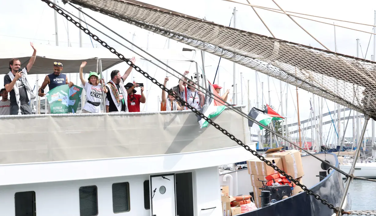 Pelayaran menembus blokade Gaza ini bukan yang pertama diikuti Greta Thunberg. (Lluis GENE/AFP)