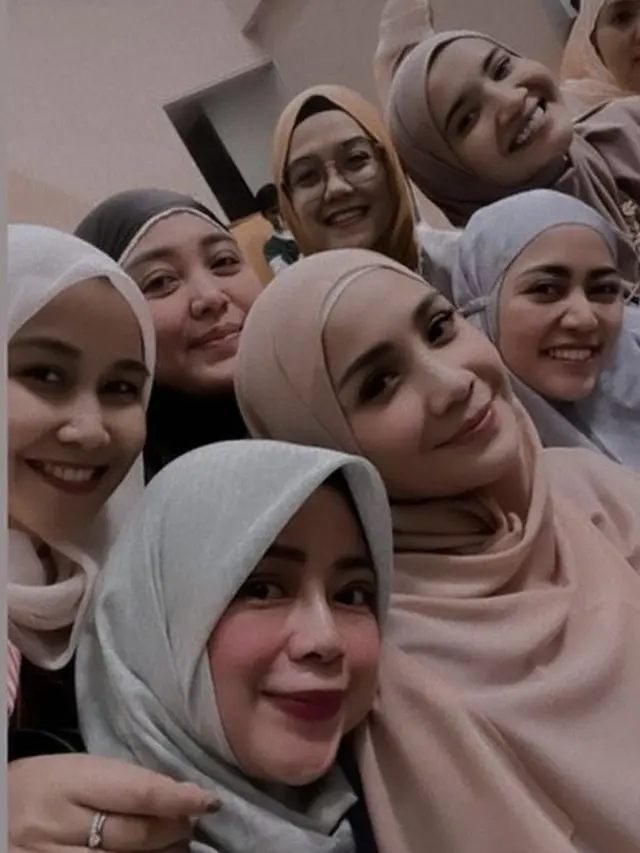 Pesona Nagita Slavina Kenakan Hijab/@ernicitrasari