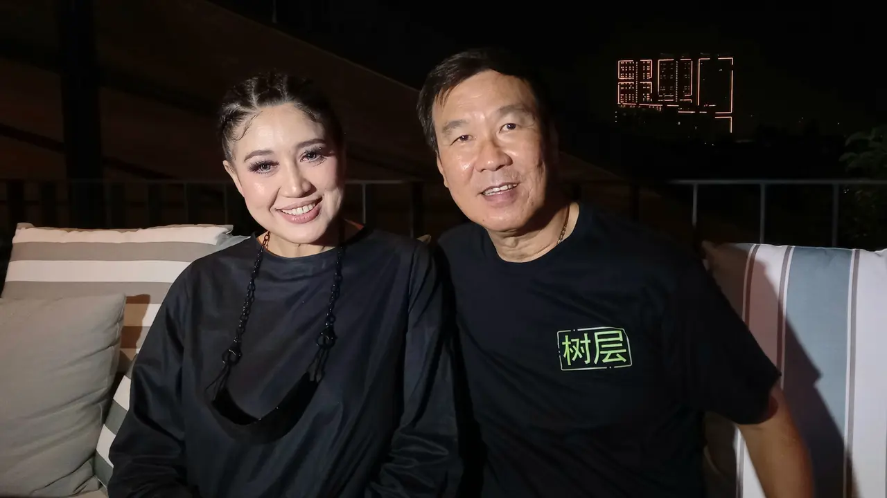 Penyanyi Sania dan koko Eddie