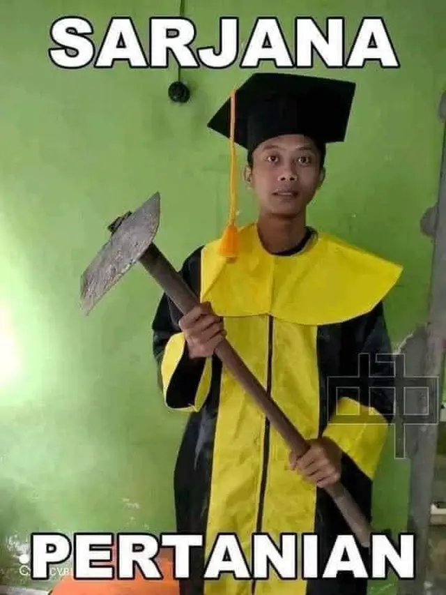 6 Potret Sarjana Nyeleneh Saat Pakai Toga Ini Bikin Garuk Kepala